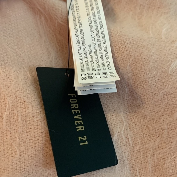 Soft pink blush fabric Forever 21 NWT extra large soft cozy one size fashion - Picture 7 of 12